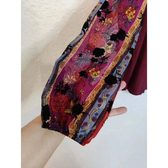 Gypsies & Moondust Long Sleeve Maroon Burgundy Floral Top Sweater Size S - Picture 8 of 8